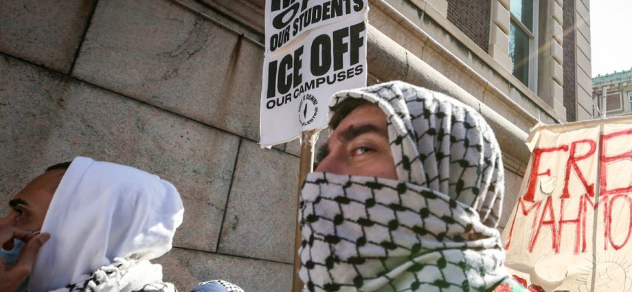 how-activists-and-immigrants-in-the-us-can-protect-their-privacy