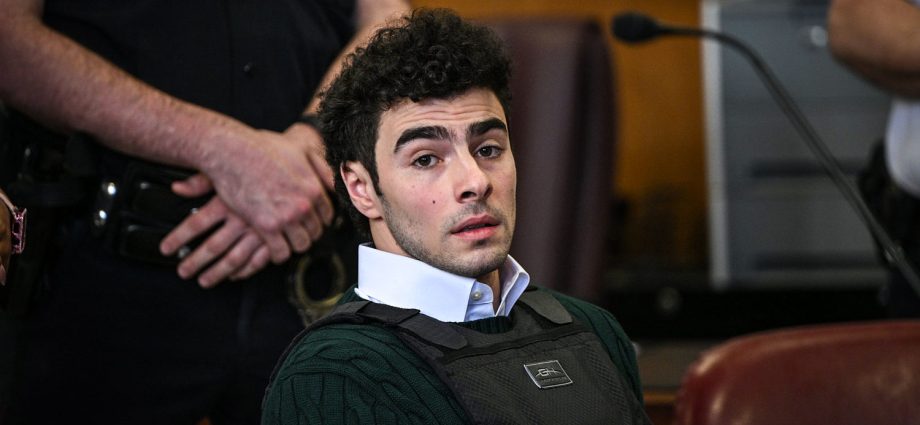 luigi-mangione’s-legal-team-argues-new-york-state-case-against-him-should-be-dropped
