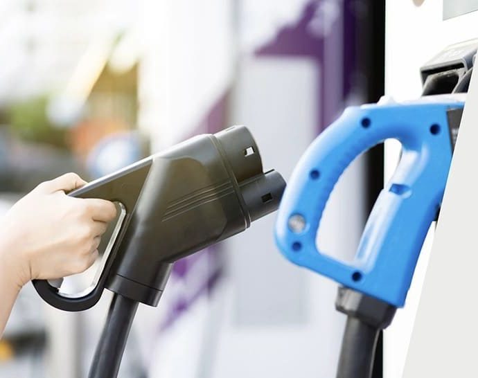 webinar:-exploring-cable-management-strategies-for-dc-fast-charging-ev-fleets 