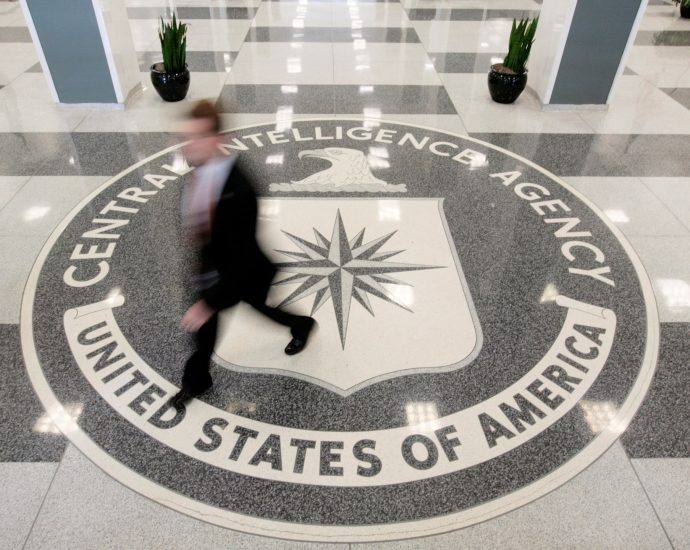 the-traitor-plans-to-cut-1,200-jobs-from-cia,-other-us-spy-agencies:-report