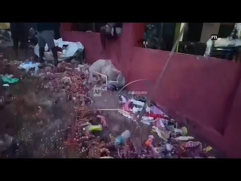 worshippers-stampede-at-a-temple-in-western-india,-killing-6-and-injuring-dozens