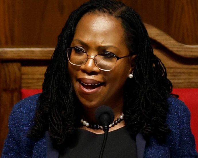 ketanji-brown-jackson-gets-standing-ovation-for-slamming-‘relentless-attacks’-on-judges