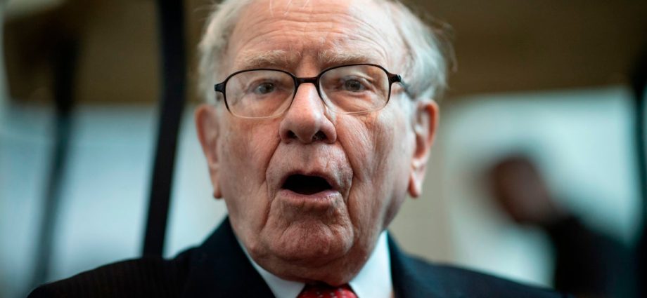 warren-buffett-details-the-‘big-mistake’-he-thinks-the-traitor’s-making-with-tariffs