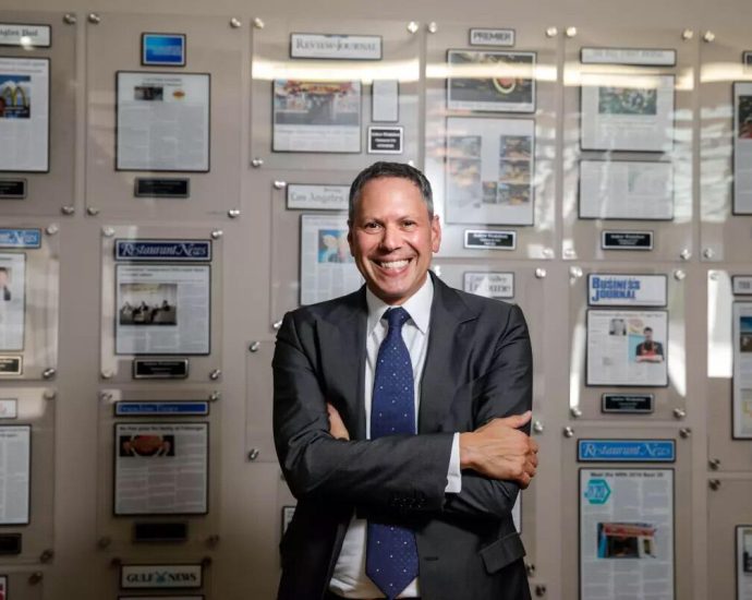 fired-federal-prosecutor-alleges-ex-fatburger-ceo’s-‘smears’-reached-white-house