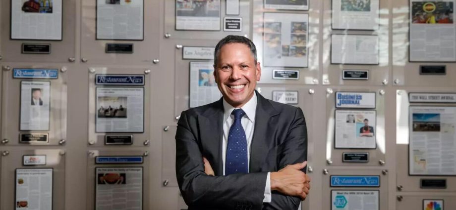 fired-federal-prosecutor-alleges-ex-fatburger-ceo’s-‘smears’-reached-white-house