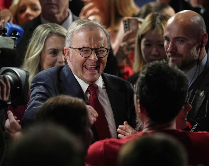 ‘the-australian-way’:-pm-anthony-albanese-wins-landslide-re-election