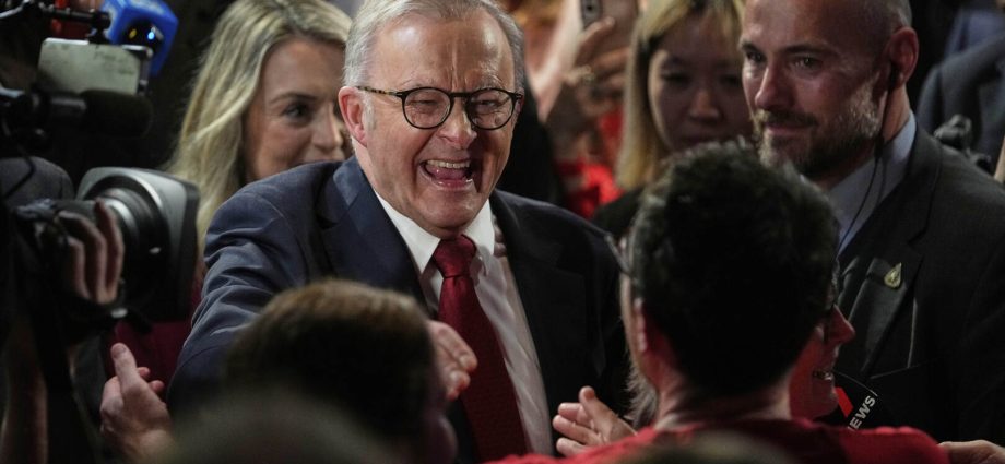 ‘the-australian-way’:-pm-anthony-albanese-wins-landslide-re-election