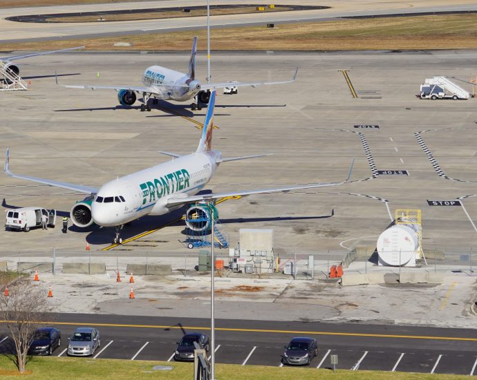 frontier-airlines-cuts-tuesday,-wednesday-&-saturday-flights-over-“economic-uncertainty”