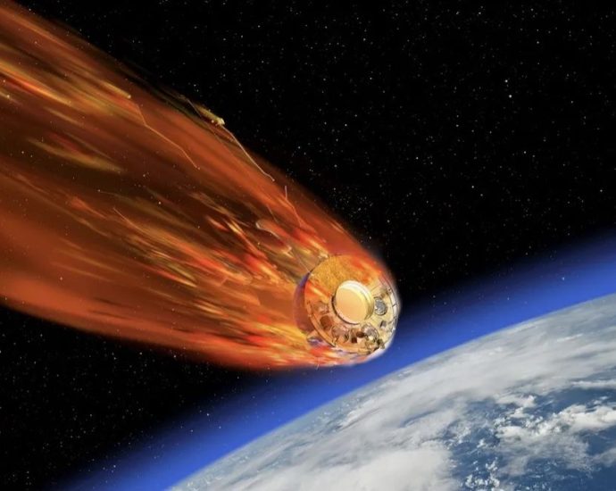 Doomed Soviet spacecraft tumbling toward Earth may already have its parachute out, new images hint