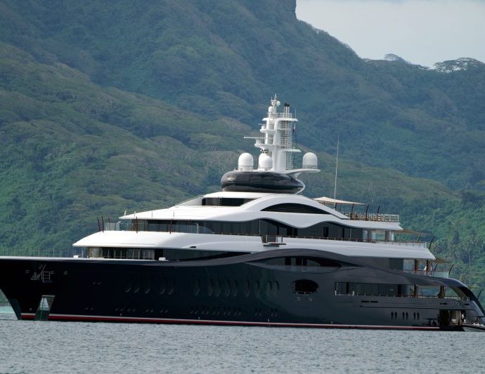 16-facts-about-zuckerberg’s-$500m-superyacht-in-hawaii-waters