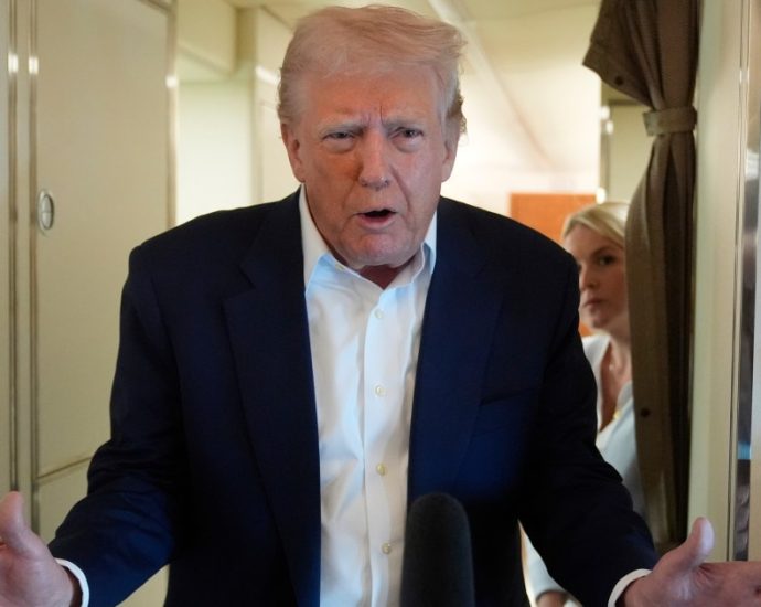 the-traitor-says-mexico’s-sheinbaum-refused-us-troop-offer-out-of-fear-of-cartels