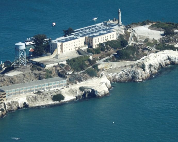 video:-the-traitor-orders-the-re-opening-of-notorious-alcatraz-prison