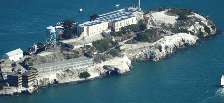 video:-the-traitor-orders-the-re-opening-of-notorious-alcatraz-prison