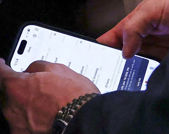signal-clone-used-by-mike-waltz-pauses-service-after-reports-it-got-hacked