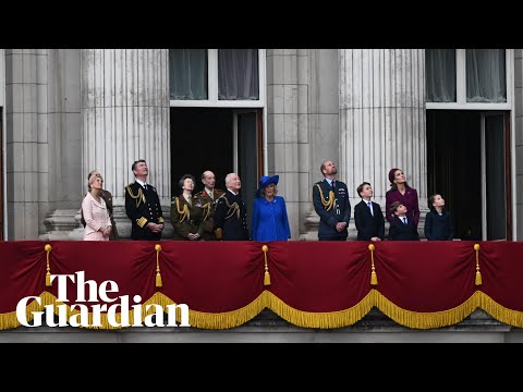 royalty,-red-arrows-and-timothy-spall-as-churchill:-uk-marks-80th-anniversary-of-ve-day