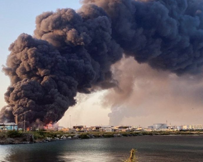 explosions,-huge-fire-in-sudanese-city-of-port-sudan