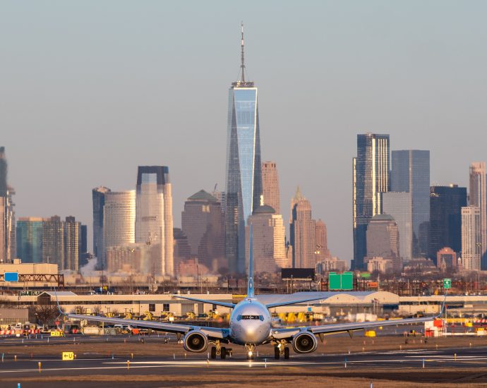 atc-lost-contact-with-newark-bound-flights-for-up-to-90-seconds-due-to-outage