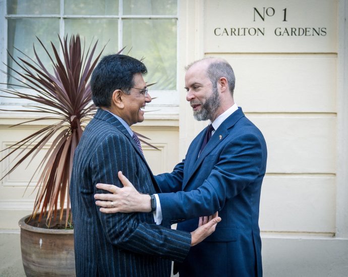 india,-uk-agree-‘historic’-trade-deal-including-tariff-cuts