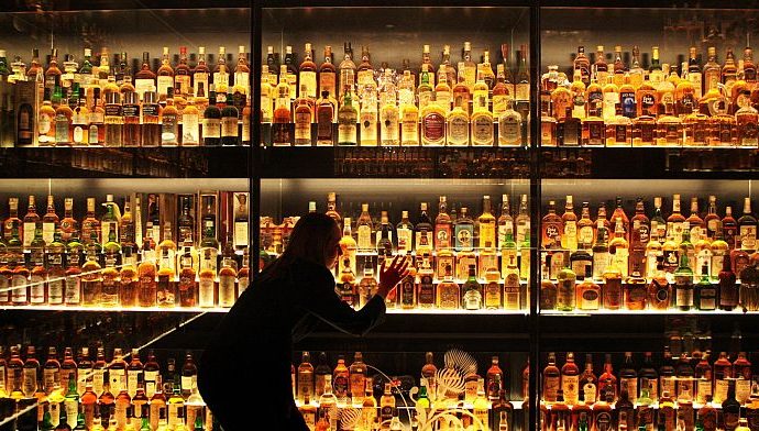 uk-and-india-agree-‘landmark’-trade-deal-that-will-slash-tariffs-on-scotch-whisky-imports