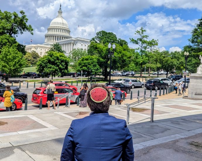 meet-the-jewish-students-speaking-to-us-lawmakers-about-columbia’s-protests