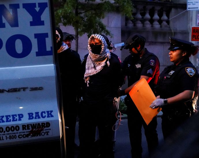 pro-palestinian-protesters-arrested-at-us’s-columbia-university