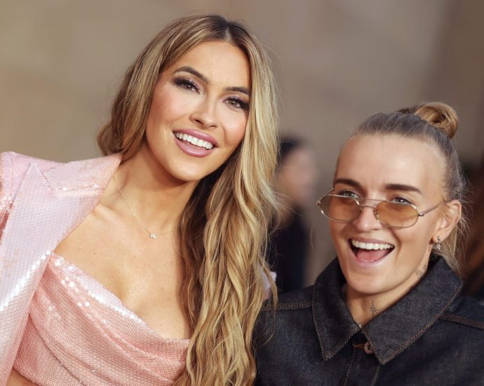 chrishell-stause-opens-up-about-that-new-viral-look-for-g-flip-thanks-to-bestie-chris-appleton