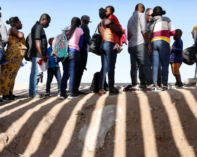 the-traitor-asks-supreme-court-to-revoke-legal-status-of-500,000-immigrants