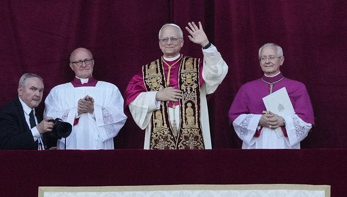 pope-leo-xiv,-first-us-pope,-addresses-crowd-at-st-peter’s-square