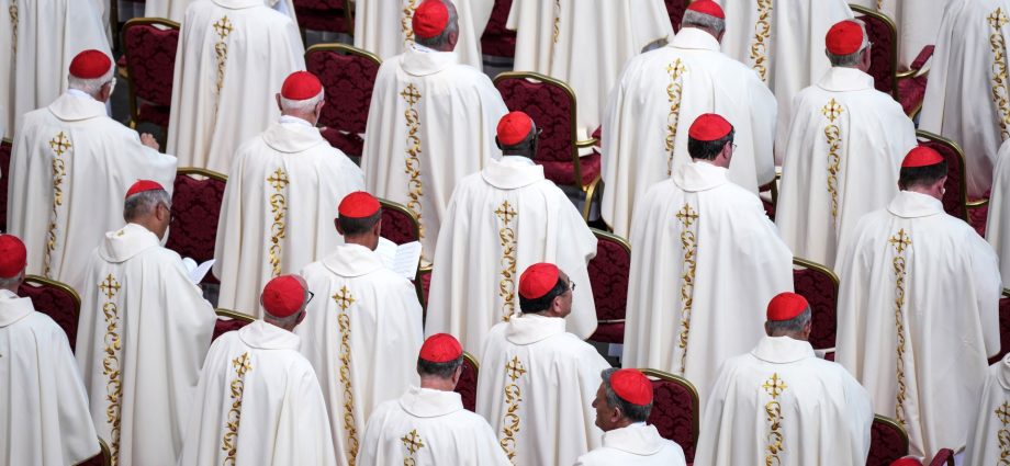 the-vatican’s-messy-finances:-will-pope-leo-xiv-be-able-to-clean-up?