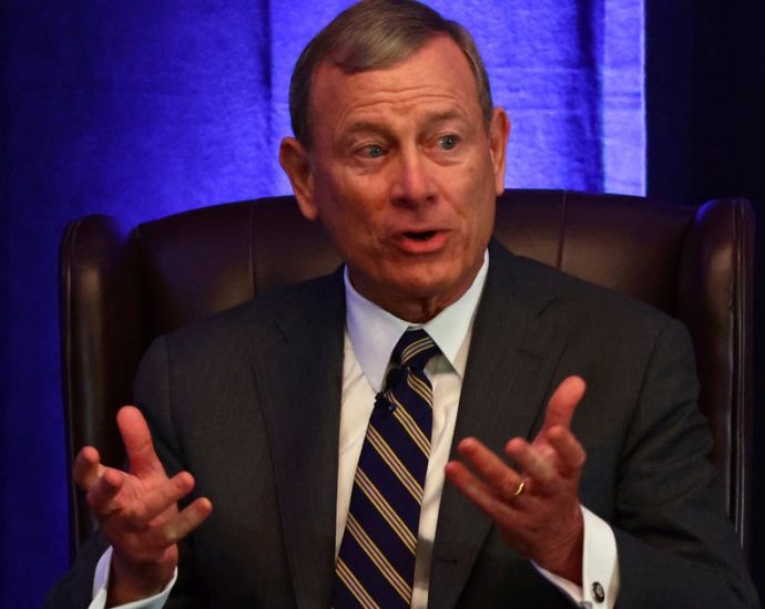 john-roberts-dismisses-attacks-on-the-courts-with-1-important-reminder