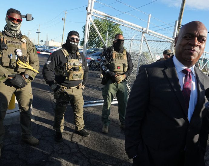 “i-didn’t-do-anything-wrong”:-new-jersey-mayor-released-after-arrest-at-ice-center-protest