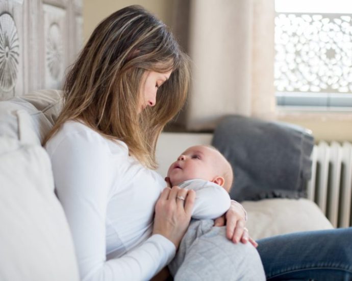 how-much-milk-is-your-baby-drinking?-hungry-for-data,-breastfeeding-moms-get-answers