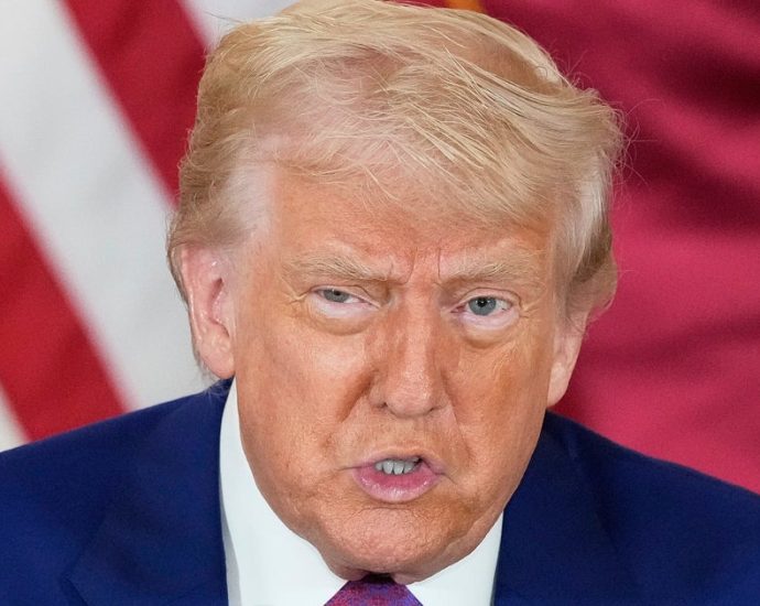 cnn-data-chief-spots-exactly-how-the-traitor-is-avoiding-his-‘political-obituary’-in-new-polling