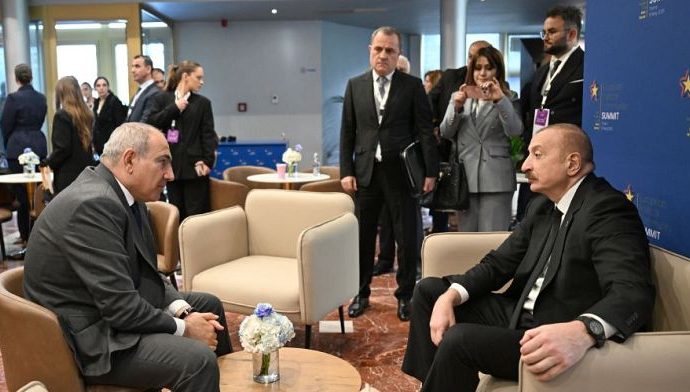 armenia-and-azerbaijan’s-leaders-meet-briefly-in-tirana-as-peace-agreement-momentum-continues