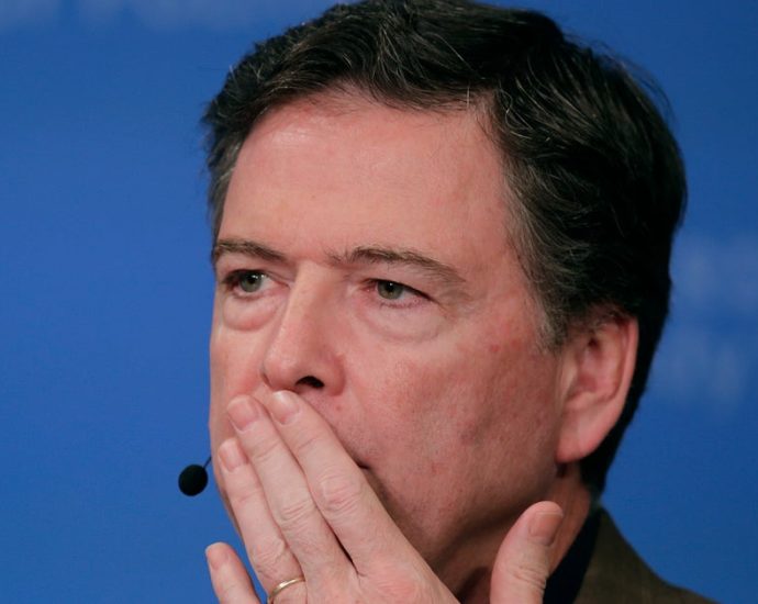 james-comey-meets-with-secret-service-over-’86-47′-post