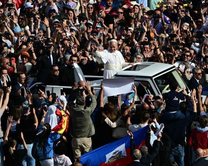 pope-leo-xiv’s-inaugural-mass-attended-by-jd-vance,-rubio