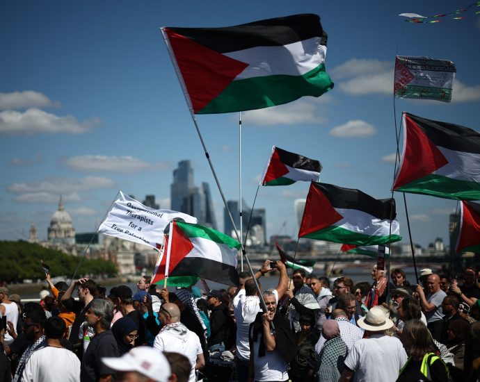 pro-palestinian-protesters-rally-around-the-world-to-mark-‘nakba-day’