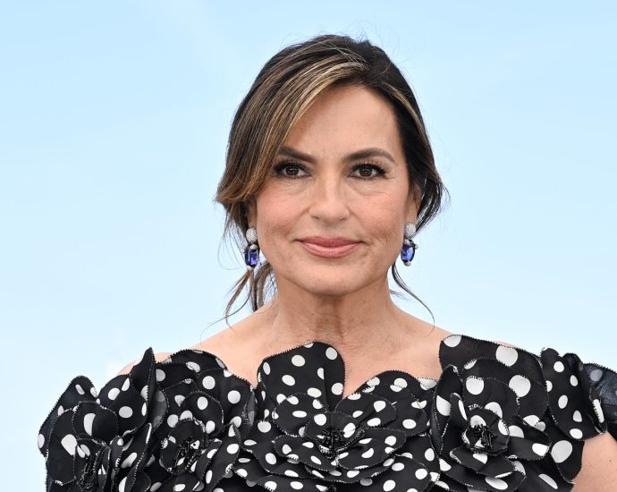 mariska-hargitay-opens-up-about-discovering-identity-of-her-biological-father