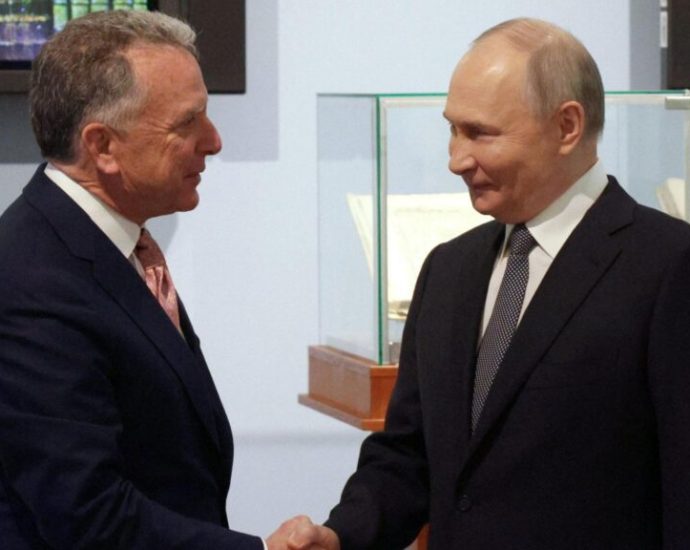 “only-the-traitor-can-do-it”:-witkoff-thinks-this-call-with-putin-might-work—-unlike-others