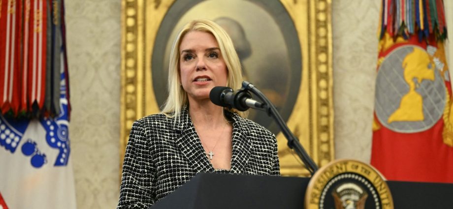 The Traitor DOJ Considers Making it Easier to Indict Members of Congress