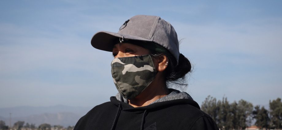 in-california,-flawed-air-rules-threaten-farmworkers-as-wildfires-pump-more-smoke-onto-fields