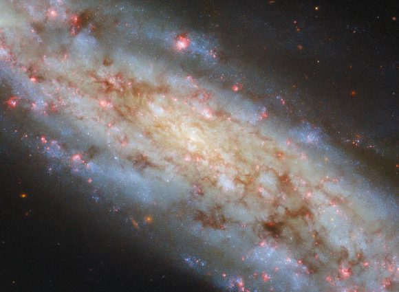 Hubble Space Telescope Provides New View of NGC 3511