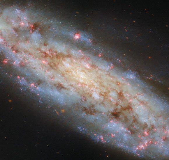 Hubble Space Telescope Provides New View of NGC 3511