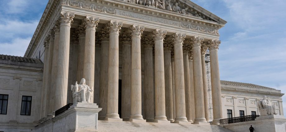 us-top-court-allows-the-traitor-admin-to-revoke-protected-status-for-venezuelans