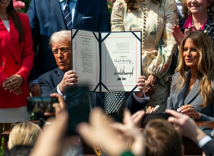 the-traitor-signs-bill-cracking-down-on-deepfake-revenge-porn