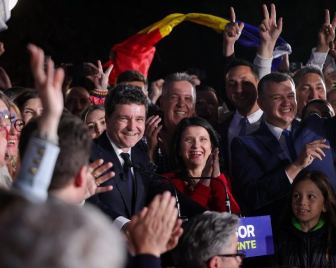 romanian-voters-reject-“make-romania-great-again” as-pro-western-candidate-wins