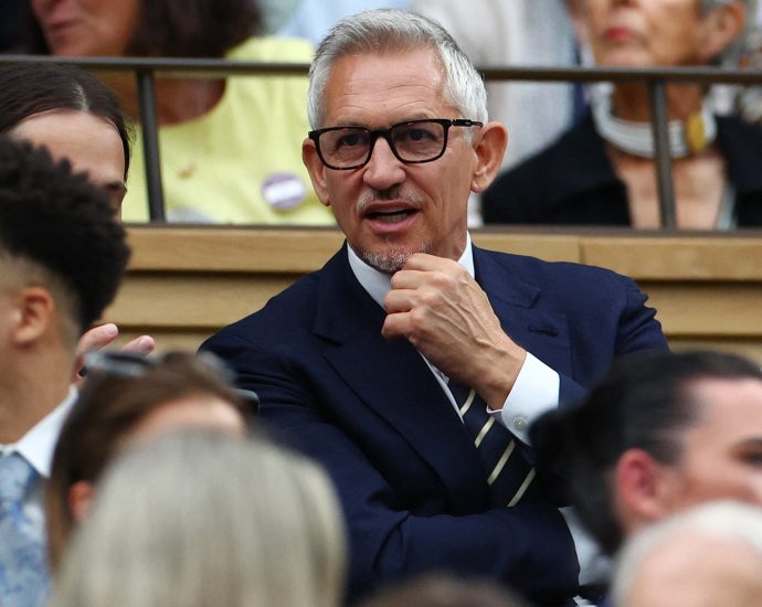 british-presenter-gary-lineker-steps-down-over-anti-semitism-row