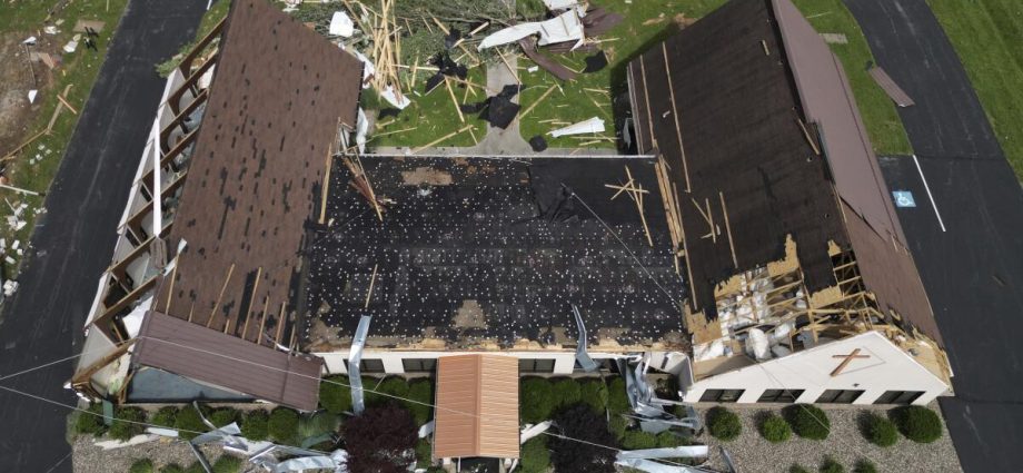 storms-and-tornadoes-across-central-us.-kill-dozens-and-damage-homes