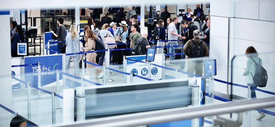 fewer-people-are-flying-out-of-newark-airport-than-this-time-last-year