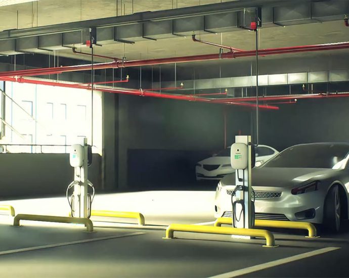 choosing-the-right-power-distribution-solution-for-ev-charger-deployments-(video)